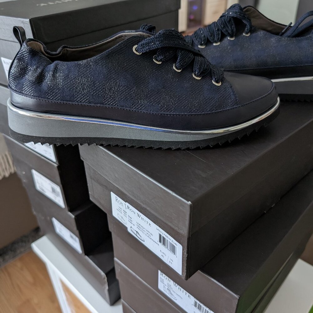 Ron White Women's Size 9.5 - Picture 1 of 2